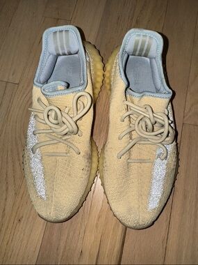 Yeezys Mens size 6
